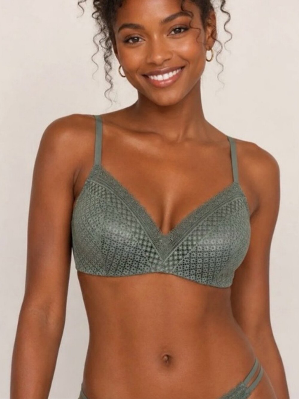 NWT 34D  Sage Green Maidenform Wireless Tshirt Bra